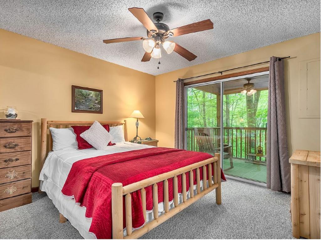 Smoky Mountain Treehouse Maggie Valley Exterior foto