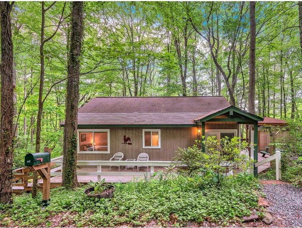 Smoky Mountain Treehouse Maggie Valley Exterior foto