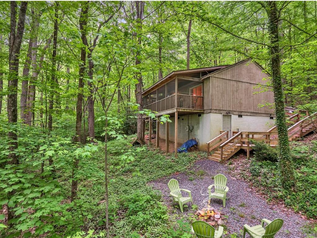 Smoky Mountain Treehouse Maggie Valley Exterior foto